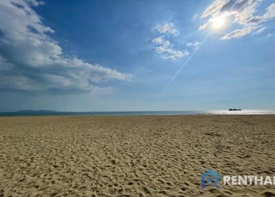 แอราส คอนโดริมหาดจอมเทียน ขายเพียง 3.2 ล้านบาท