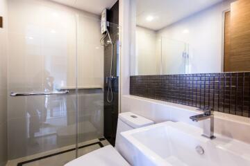 For RENT : Rhythm Sukhumvit / 2 Bedroom / 2 Bathrooms / 65 sqm / 38000 THB [R10669]