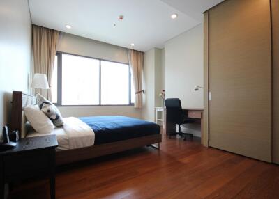 For RENT : Bright Sukhumvit 24 / 1 Bedroom / 1 Bathrooms / 67 sqm / 38000 THB [R11476]