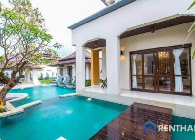 For sale house 4 bedrooms at East Pattaya