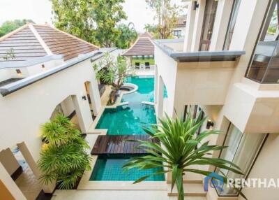 For sale house 4 bedrooms at East Pattaya