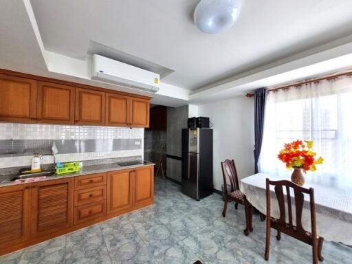 70 sqm 1-bedroom condo rent Jomtien