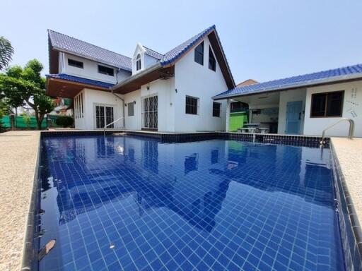 6-bedroom House for rent Pattaya