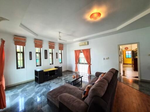 6-bedroom House For Sale Pattaya