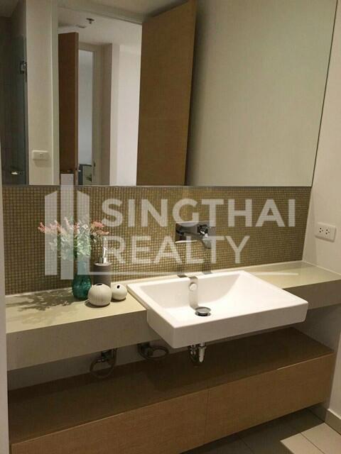 For RENT : The Lofts Ekkamai / 1 Bedroom / 1 Bathrooms / 46 sqm / 40000 THB [3855704]