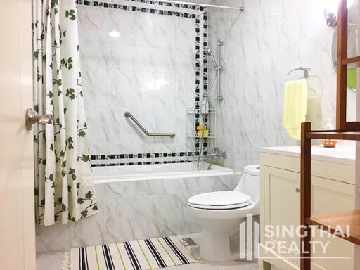 For RENT : Top View Tower / 3 Bedroom / 2 Bathrooms / 141 sqm / 40000 THB [6611633]