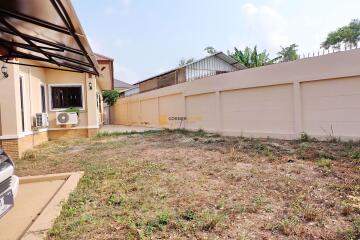 5 bedroom House in PMC Village 2 East Pattaya