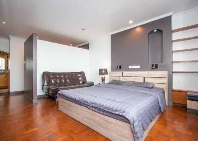 Outstanding 1 bed condo at Supanich Condo