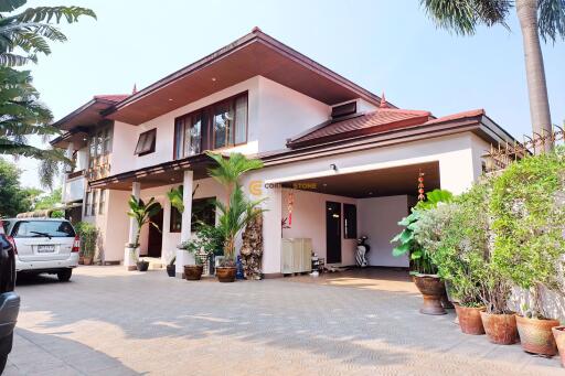 5 bedroom House on Phoenix Gold Golf Course