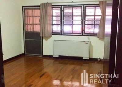 For RENT : Townhouse Thonglor / 2 Bedroom / 2 Bathrooms / 121 sqm / 40000 THB [7611915]