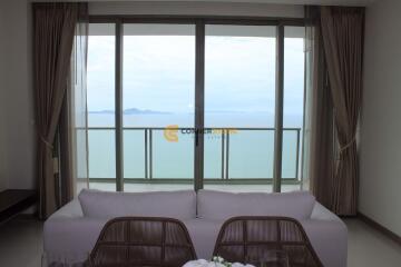 คอนโดนี้มี 2 ห้องนอน  อยู่ในโครงการ คอนโดมิเนียมชื่อ The Riviera Wong Amat Beach 