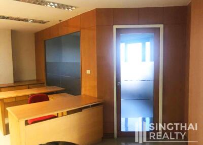 For RENT : Office Sathorn / 1 Bedroom / 2 Bathrooms / 137 sqm / 40000 THB [8417558]