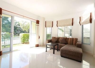 3 Bedroom family house to rent at Rinrada 1