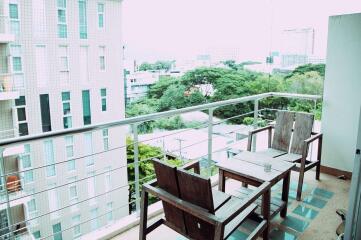 2 Bedroom luxury condo to rent at Twin Peaks Chang Klan