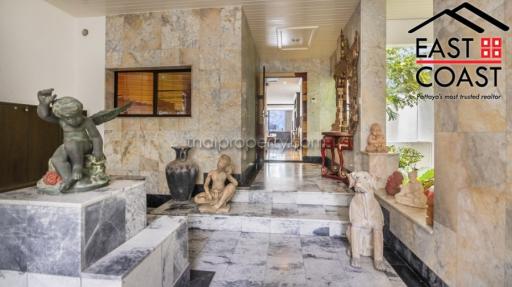 Baan Rimpha House for sale in Wongamat Beach, Pattaya. SH13799