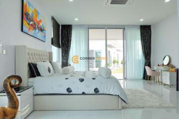 5 bedroom House in East Pattaya