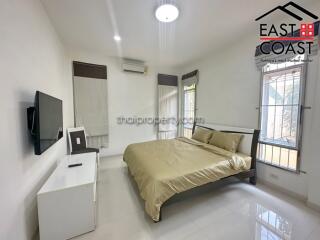 Chockchai Village 10 House for sale in East Pattaya, Pattaya. SH13590