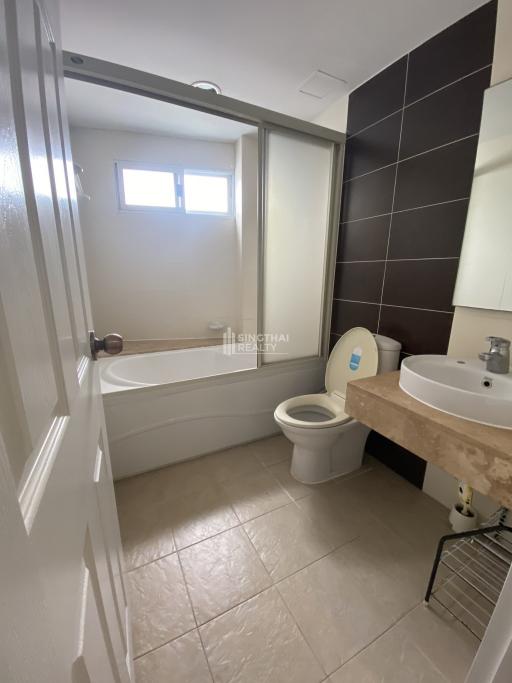 For RENT : Lumpini Suite Sukhumvit 41 / 2 Bedroom / 2 Bathrooms / 72 sqm / 40000 THB [9713641]