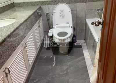 For RENT : Las Colinas / 2 Bedroom / 2 Bathrooms / 141 sqm / 40000 THB [9717089]