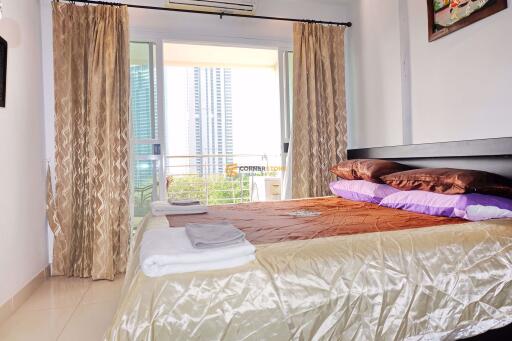 คอนโดนี้มี 2 ห้องนอน  อยู่ในโครงการ คอนโดมิเนียมชื่อ Wongamat Privacy  ตั้งอยู่ที่