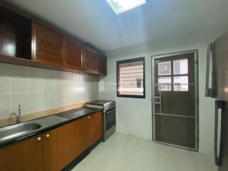 For RENT : Le Premier 2 / 3 Bedroom / 3 Bathrooms / 169 sqm / 40000 THB [9937115]