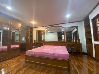 For RENT : Le Premier 2 / 3 Bedroom / 3 Bathrooms / 169 sqm / 40000 THB [9937115]