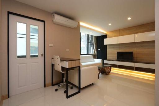 1 bedroom condo to rent : Airport Home