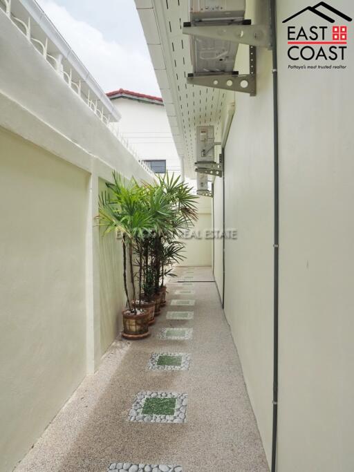 Private Pool Villa in Soi Siam Country Club House for rent in East Pattaya, Pattaya. RH8467