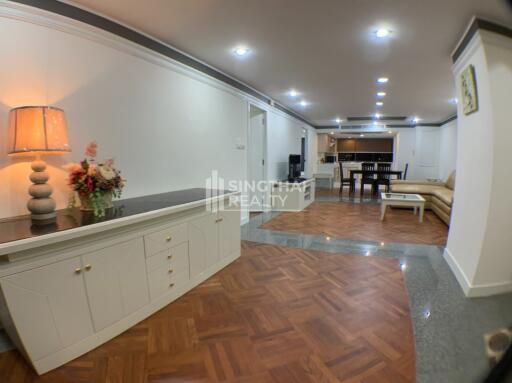 For RENT : United Tower / 2 Bedroom / 3 Bathrooms / 114 sqm / 40000 THB [R10109]