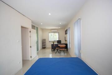 Stylish 3-Bed Townhouse for Sale in Urbana+3 Development, Tha Sala