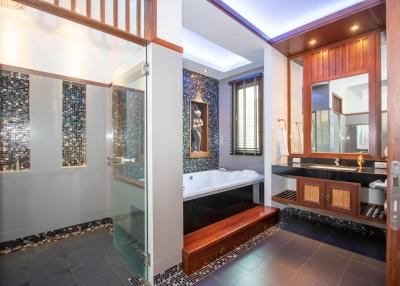 Stunning townhouse for sale CLOSE to Nimman