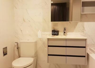 For RENT : HQ by Sansiri / 2 Bedroom / 2 Bathrooms / 78 sqm / 40000 THB [R10245]