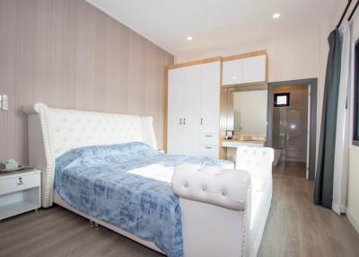 Stunning 3-Bedroom Pool Villa for Rent in Serene Saraphi Area