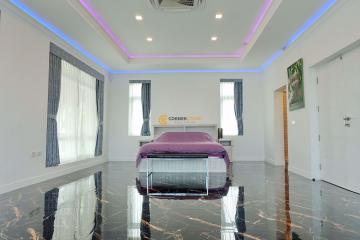4 bedroom House in  East Pattaya