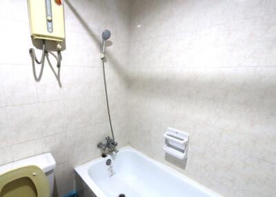 Fully Furnished Studio Apartment near Night Bazaar for 8,000 THB/Month