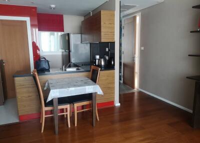 For RENT : Wind Sukhumvit 23 / 2 Bedroom / 2 Bathrooms / 65 sqm / 40000 THB [R10636]