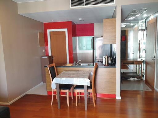 For RENT : Wind Sukhumvit 23 / 2 Bedroom / 2 Bathrooms / 65 sqm / 40000 THB [R10636]