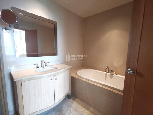 For RENT : The Empire Place / 2 Bedroom / 2 Bathrooms / 100 sqm / 40000 THB [R10689]