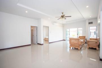 3BR Charming Single-Storey House at San Phak Wan