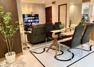 For RENT : Sukhumvit Living Town / 2 Bedroom / 1 Bathrooms / 63 sqm / 40000 THB [R11211]