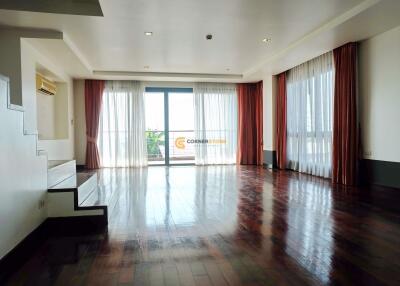 3 bedroom Condo in View Talay Sands Na Jomtien