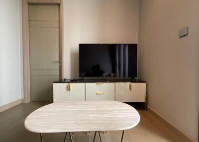 For RENT : The Esse at Singha Complex / 1 Bedroom / 1 Bathrooms / 48 sqm / 40000 THB [R11559]