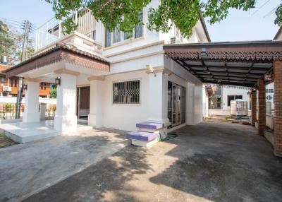 Corner Plot Family Home for Sale at Tharn Dong