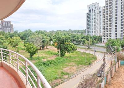 1 bedroom Condo in Executive Residence IV Pratumnak