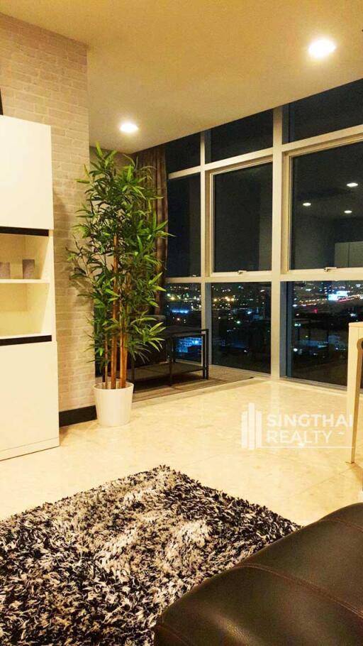 For RENT : Nusasiri Grand / 1 Bedroom / 1 Bathrooms / 81 sqm / 42000 THB [6590876]