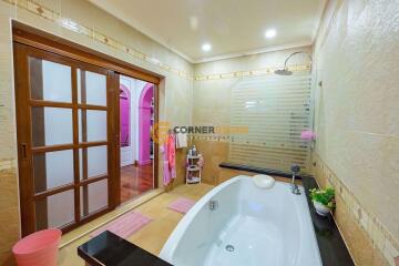 7 bedroom House in East Pattaya