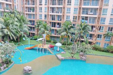 คอนโดนี้ มีห้องนอน 2 ห้องนอน  อยู่ในโครงการ คอนโดมิเนียมชื่อ Atlantis Condo Resort 