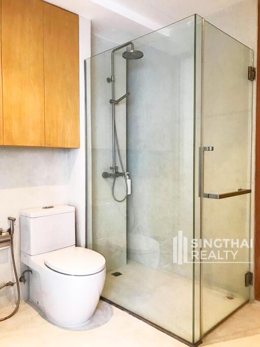 For RENT : The Royal Place 2 / 1 Bedroom / 2 Bathrooms / 93 sqm / 42000 THB [7963984]