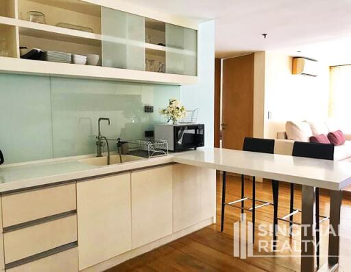 For RENT : The Royal Place 2 / 1 Bedroom / 2 Bathrooms / 93 sqm / 42000 THB [7963984]