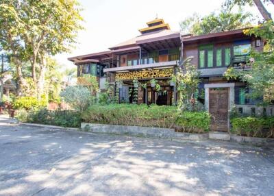 Unique features abound in this 5 bedroom house at Chang Phueak